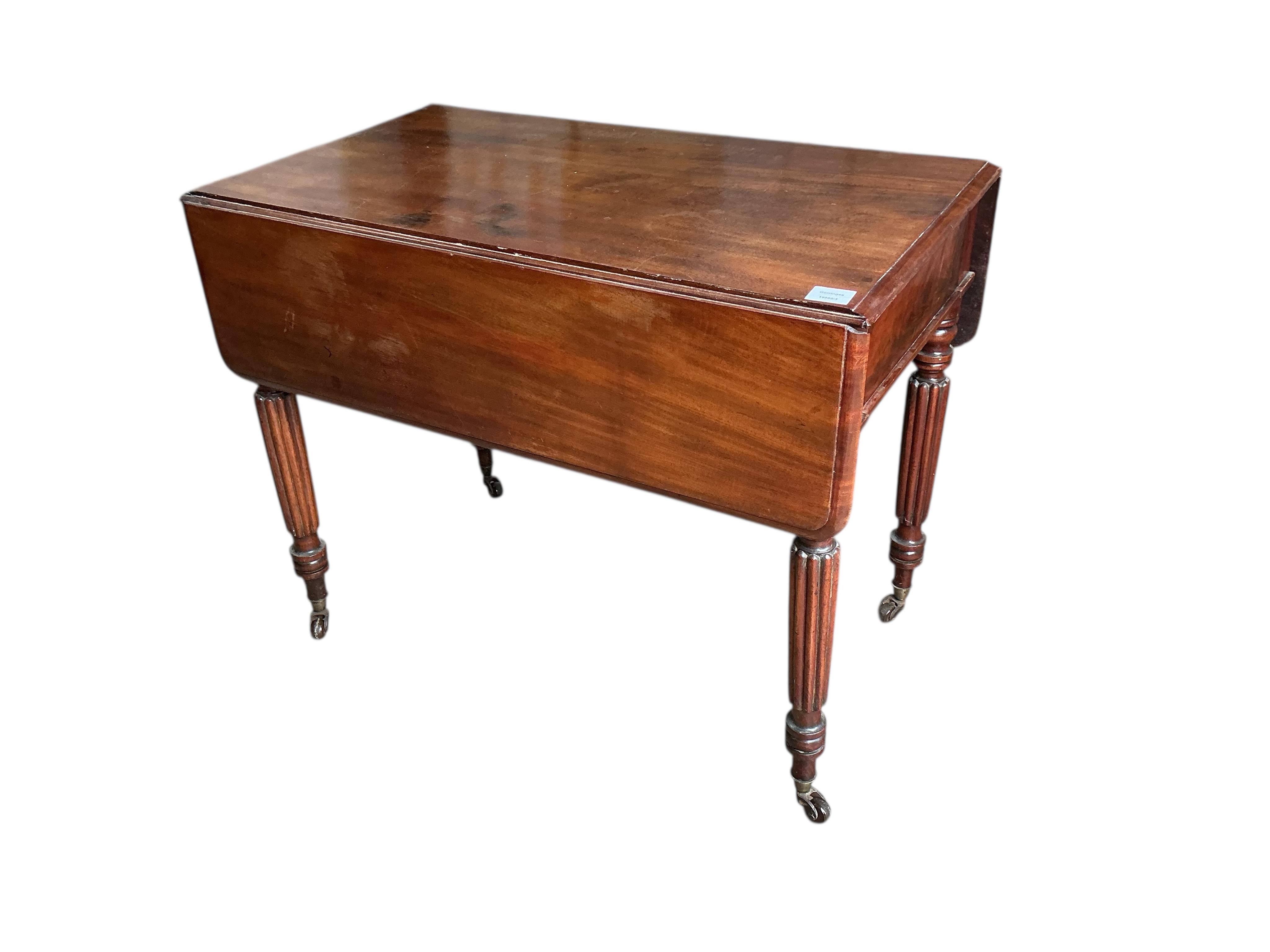 A George IV mahogany Pembroke table, width 90cm, depth 51cm, height 72cm